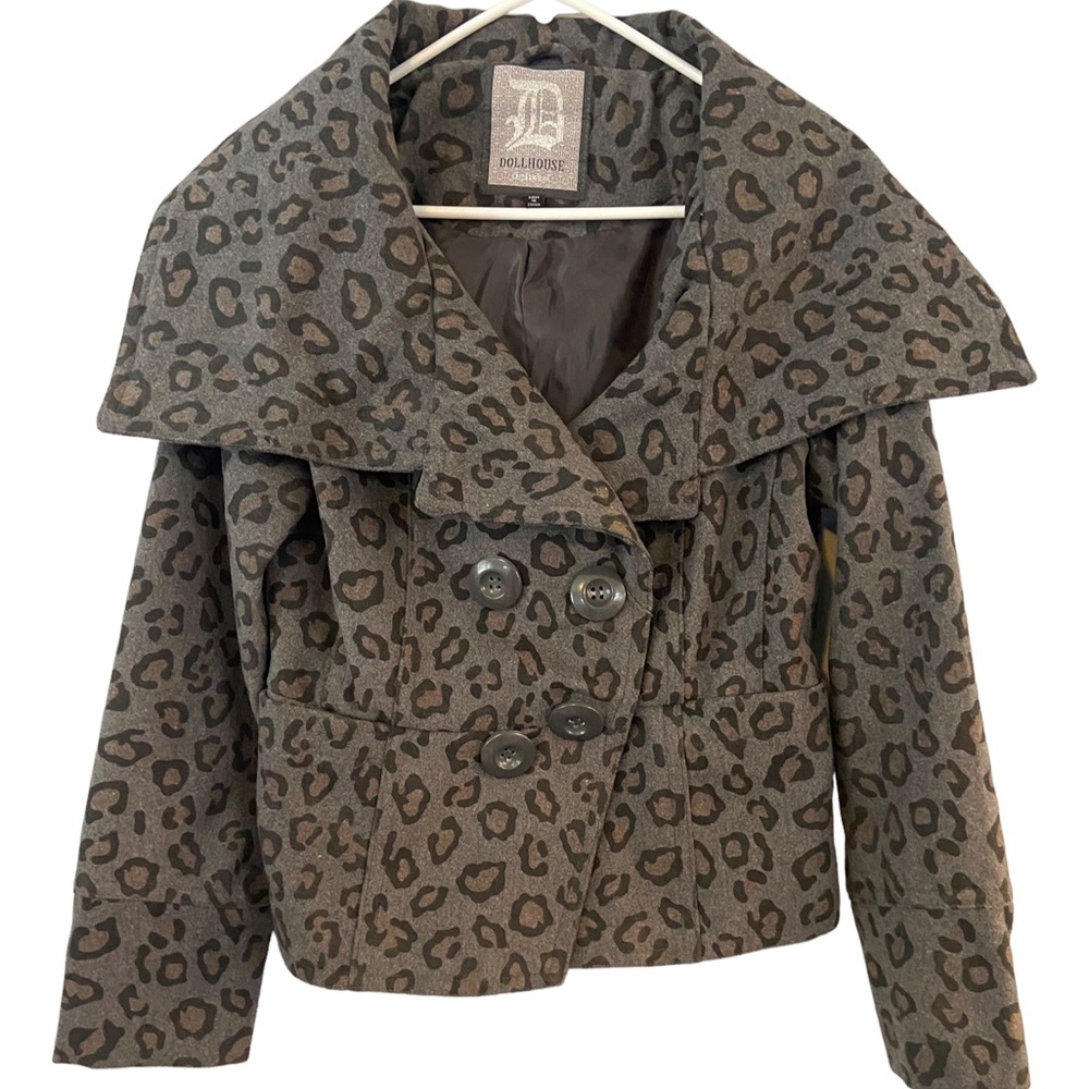 Dollhouse womens leopard double breasted short jacket. Size M